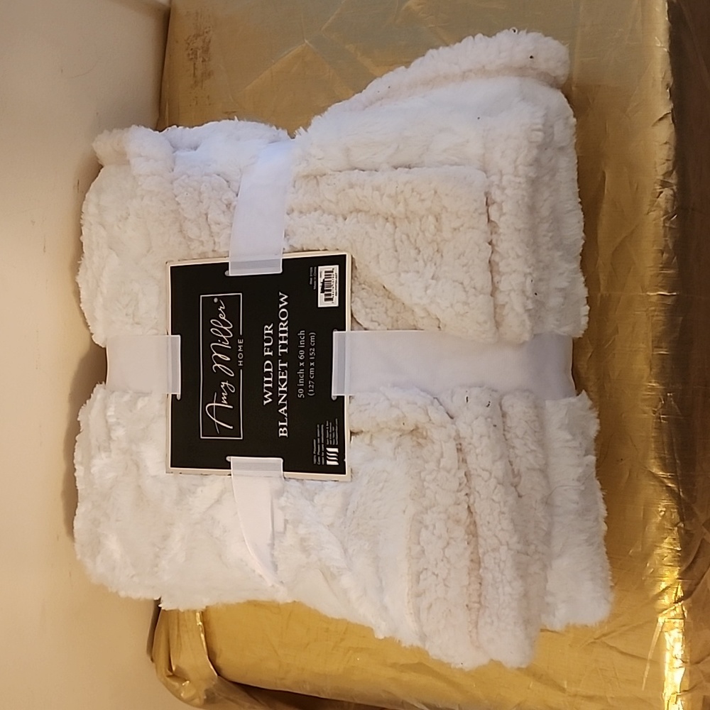 AMY MILLER BLANKET THROW